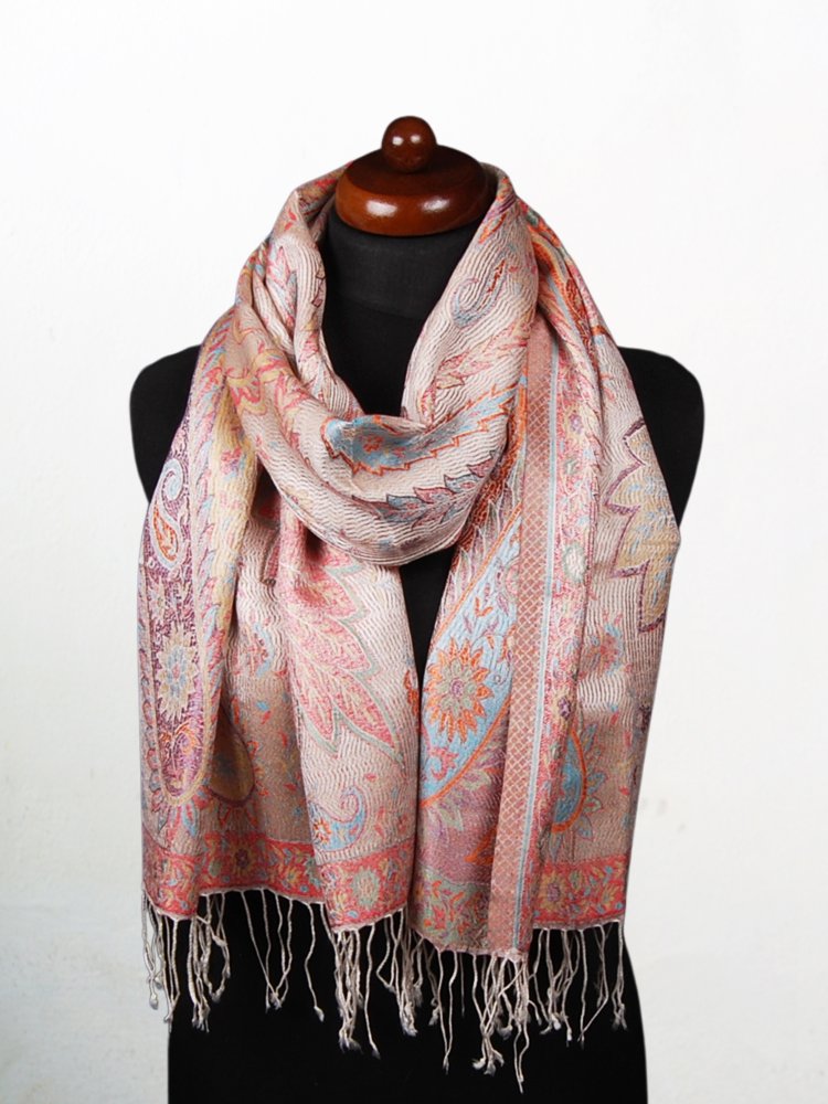 Hedvábná šála Super střední Tsering smetanová s červenou a světle modrou